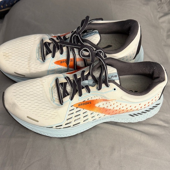 Brooks Shoes - Brooks Adrenaline 21 Shoes in Orange and Light Blue